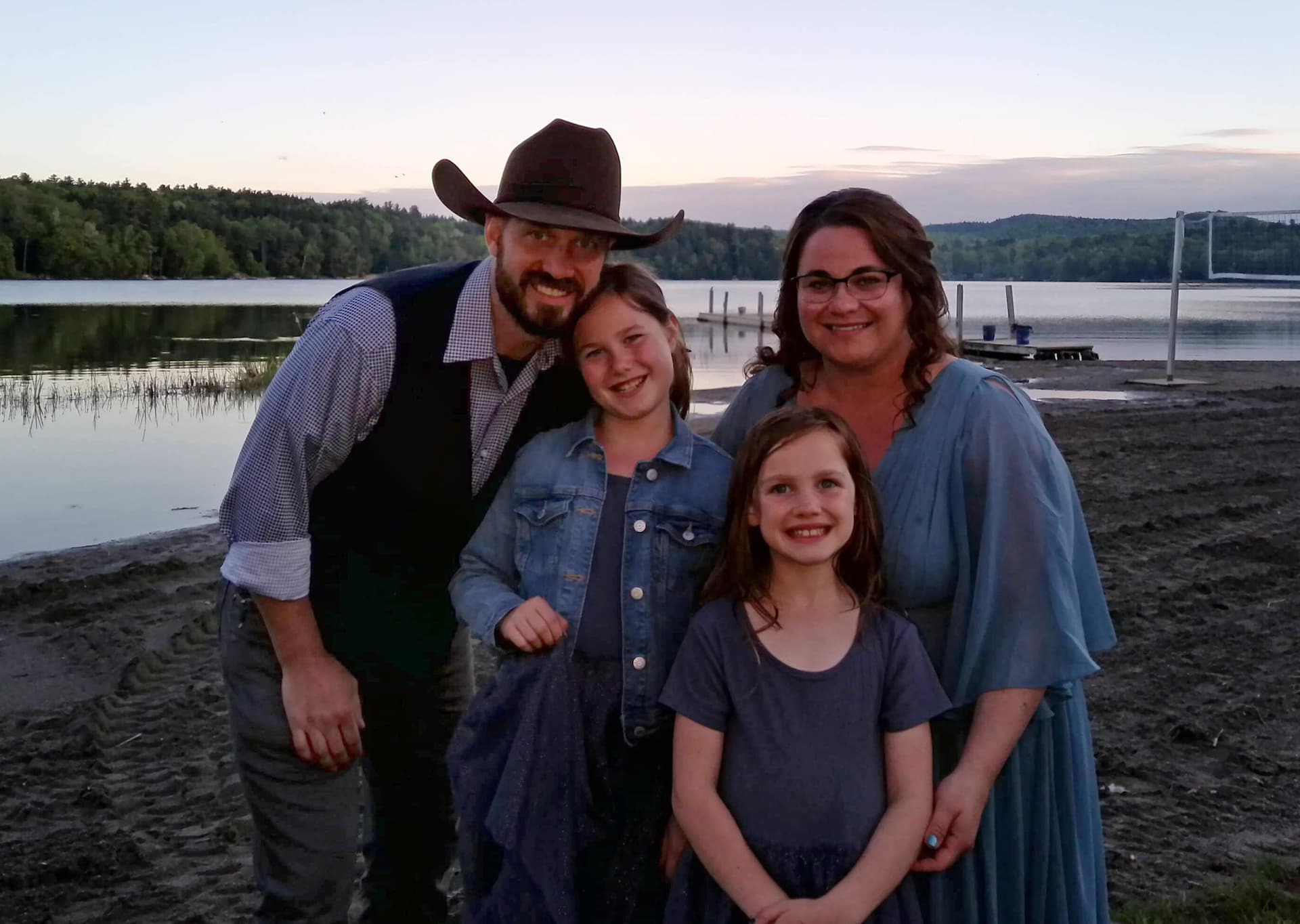 Caleb and Shenley Schenk with their daughters — the family behind Deer Run Acres